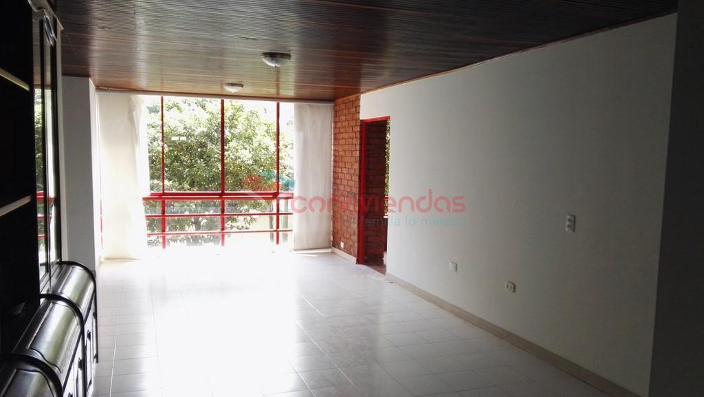 A512 ARRIENDO APARTAMENTO EN CABECERA