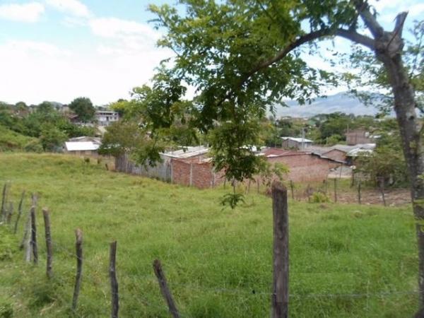 Lote en el Bordo Frente a la plaza de mercado