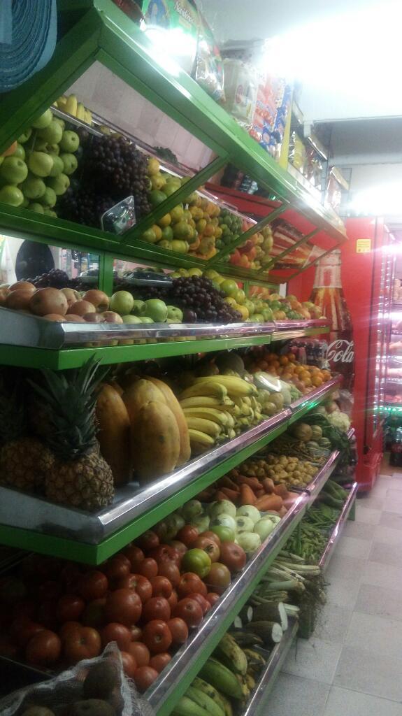 Supermercado con Fama Acteditado