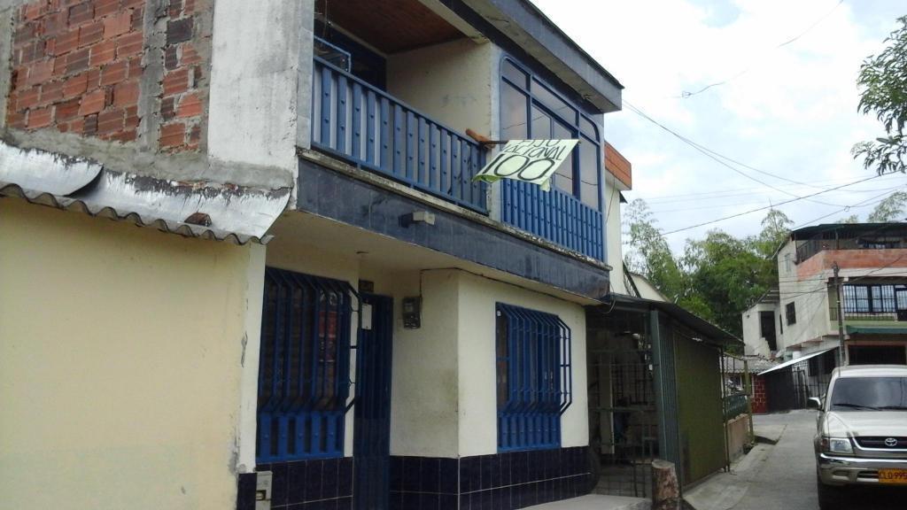 Casa en el barrio la esperanza