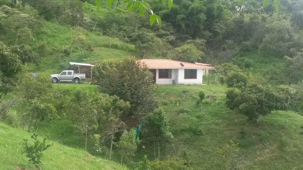 se vende lote para construir casa quinta en Arbelaez, mejor clima de colombia