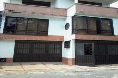 ARRIENDO APARTAMENTO EXCELENTE UBICACION