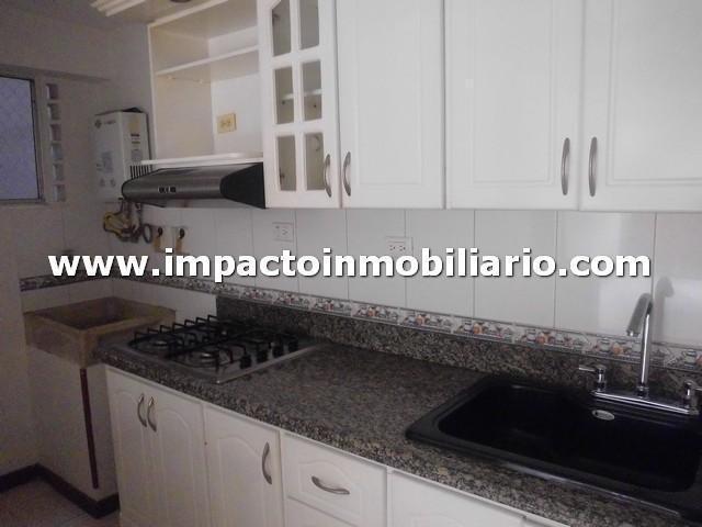 EN ALQUILER APARTAMENTO EN LOS COLORES COD. 10733 NHG