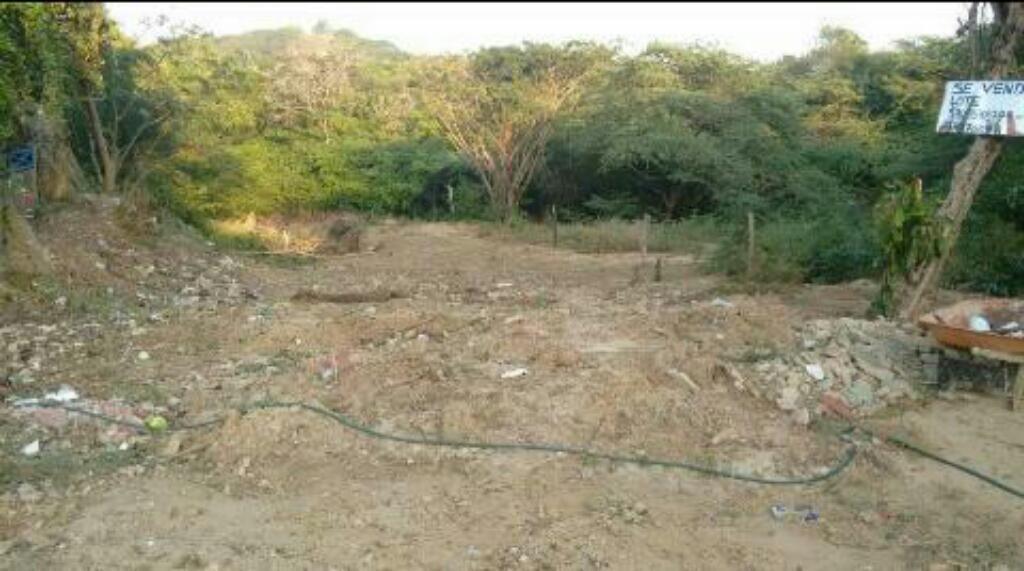 Vendó Dos Lotes en Playa Mendoza, 2464