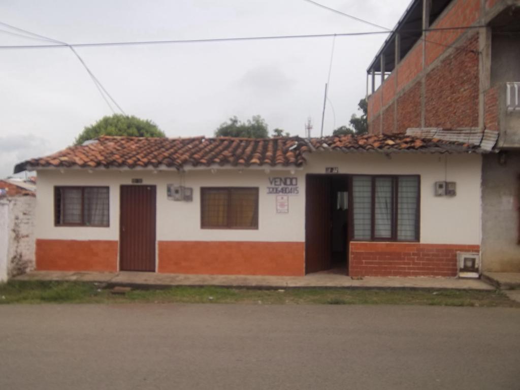 VENDO CASA EXCELENTE PUNTO COMERCIAL