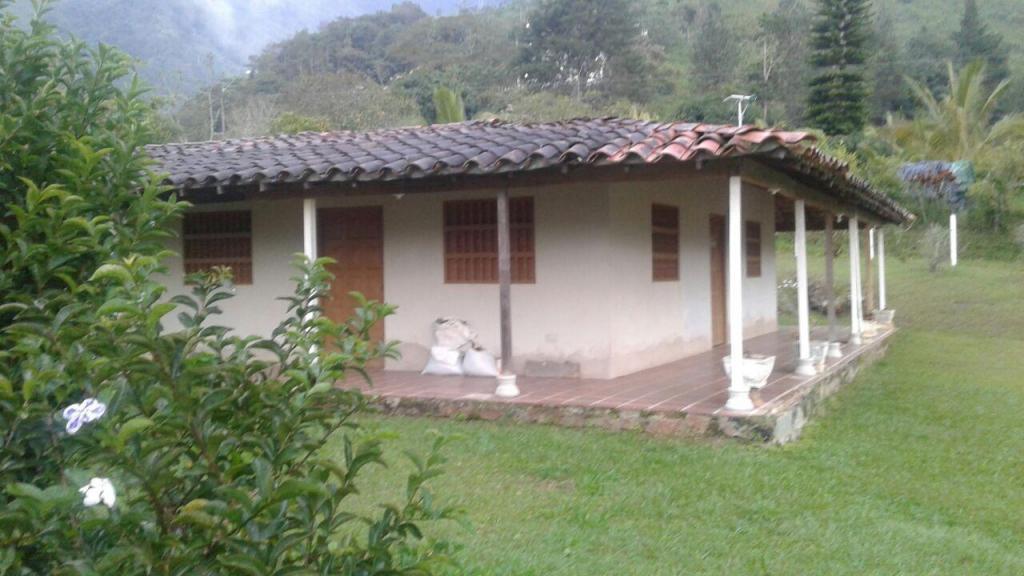 CASA FINCA  EXCELENTE UBICACIÓN Y BUEN PRECIO