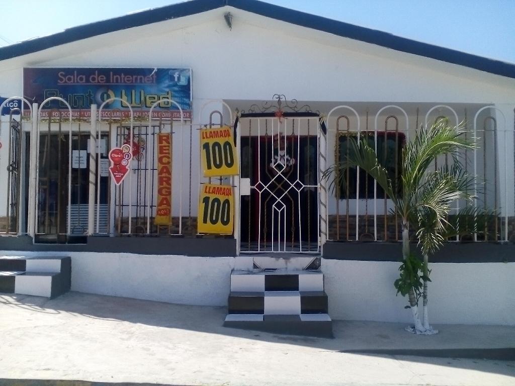 Hermosa Casa con Local Comercial Aprovec