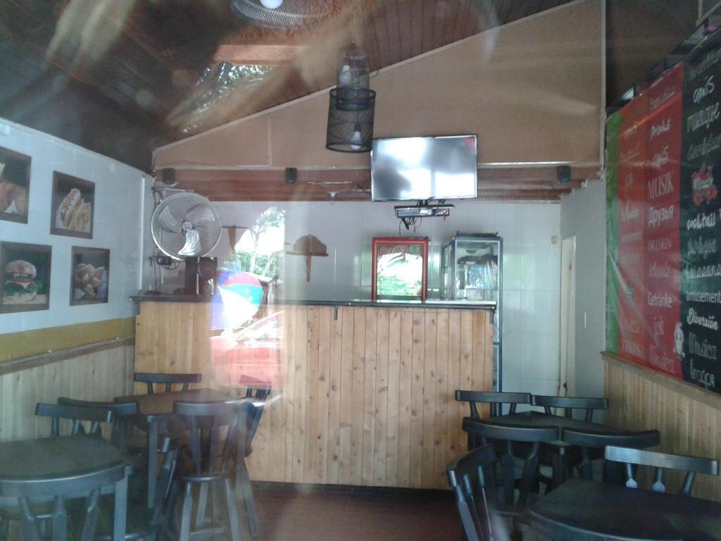 ARRIENDO EXCELENTE LOCAL PARA COMIDAS RAPIDAS