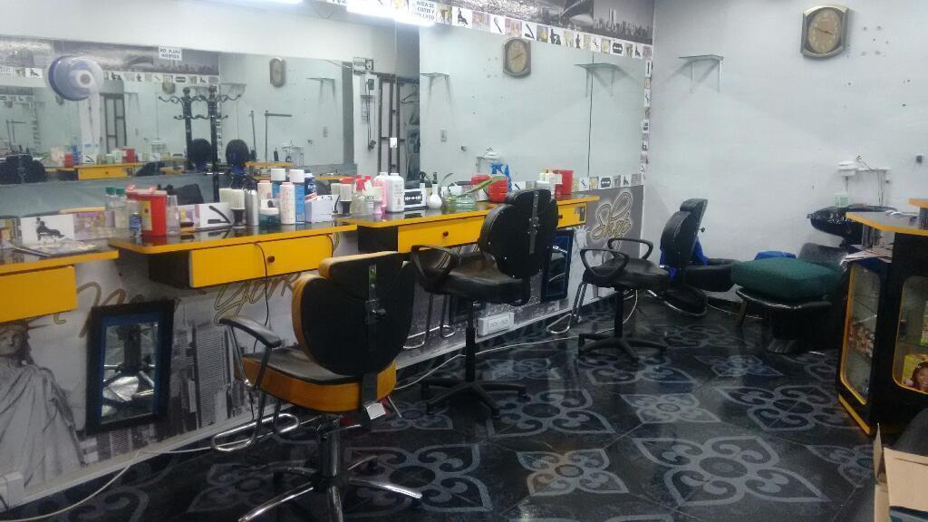 Vendo Barbería sobre Avenida Principal