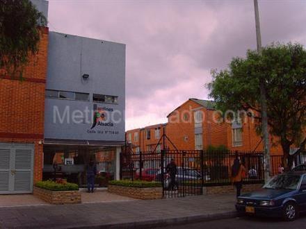 vendo casa en bogota conjunto jardines de alsacia