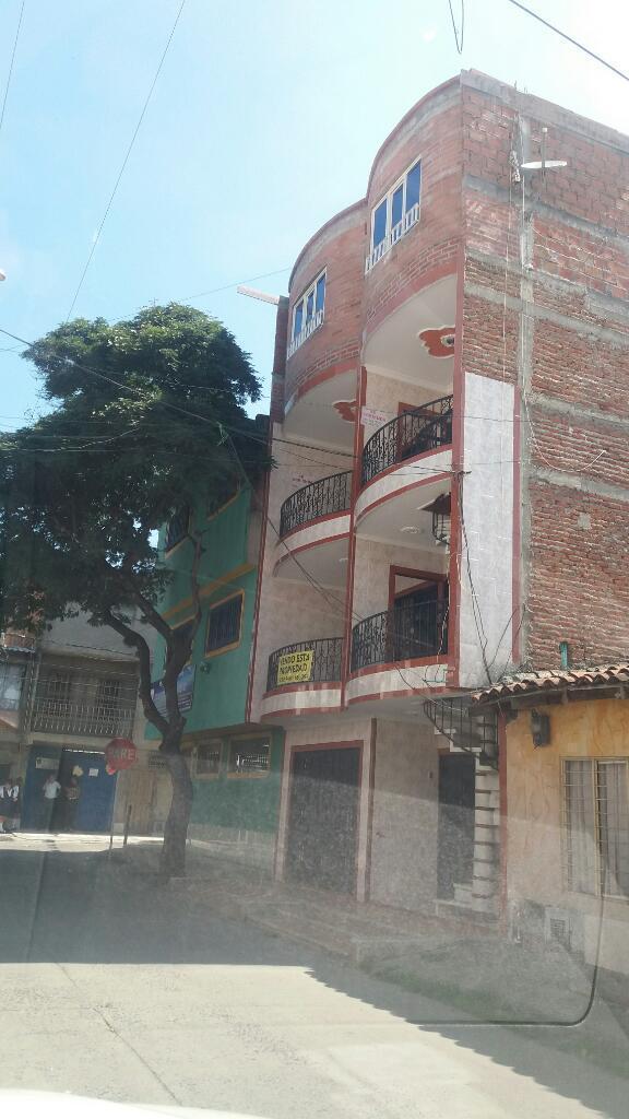 Edificio de 8 Aptos con Renta Sector 4 E