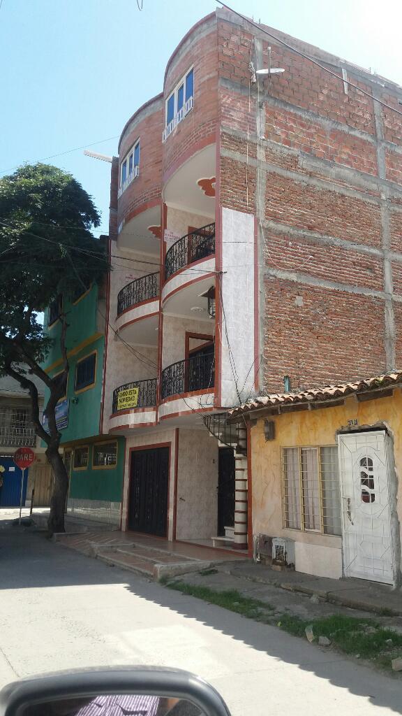 Edificio de 8 Aptos con Renta Sector 4 E