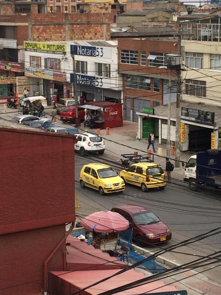 EXCELENTE BODEGA INDUSTRIAL Y COMERCIAL CARVAJAL, CERCA A NOTARIA 3