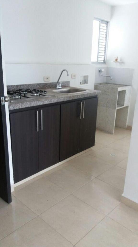 ARRIENDO APARTAMENTO BARRIO COMUNEROS TORRE 8