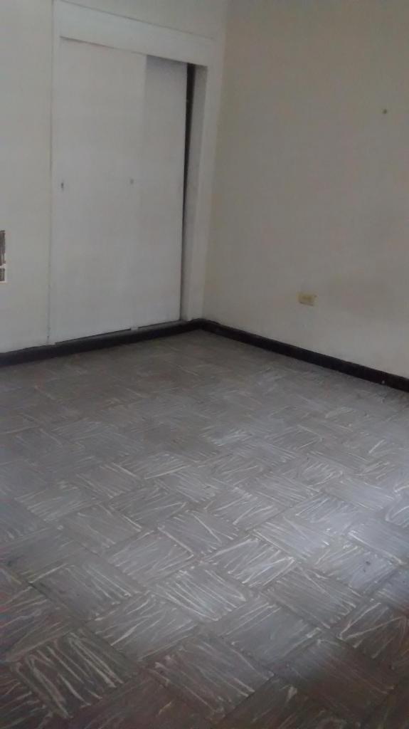 CASA ANTIGUA EN ALQUILER