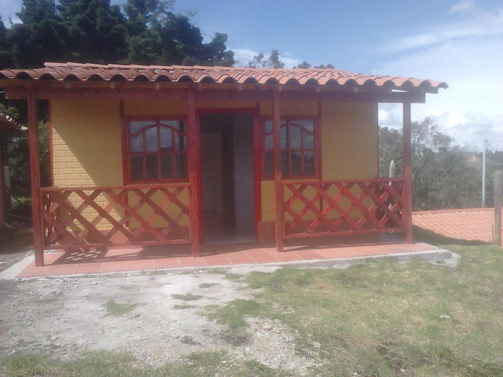 Se arrienda casa prefabricada en santa elena