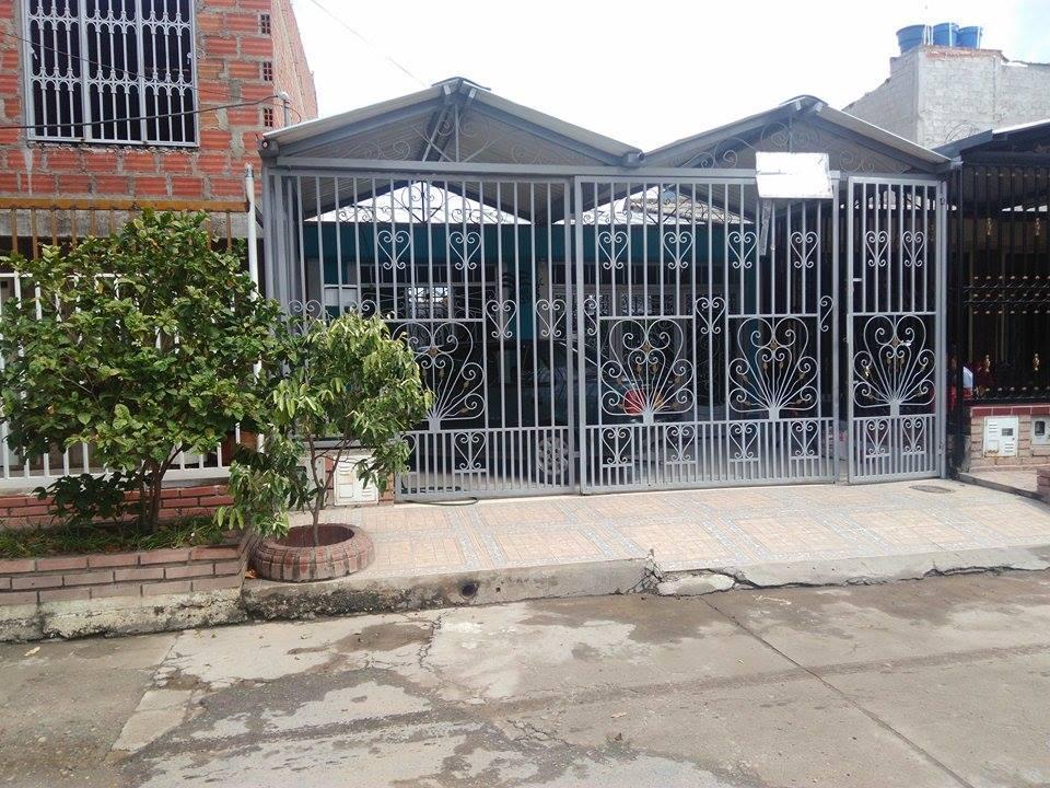 SE VENDE O PERMUTA CASA EN CANAIMA