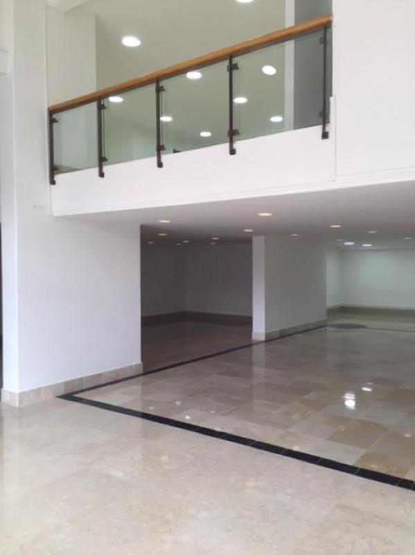 Cod. VBGES1472851 Local En Arriendo/venta En Bogota Santa Barbara CentralUsaquén