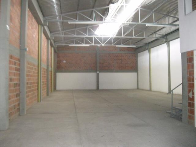 ARRIENDO BODEGA SAN FRANCISCO  440 MT2