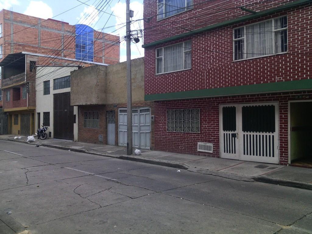 Casa de apartamentos en Barrio Simon Bolivar