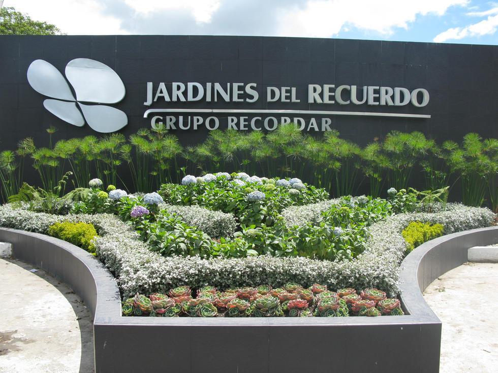 Lote Cementerio Jardines