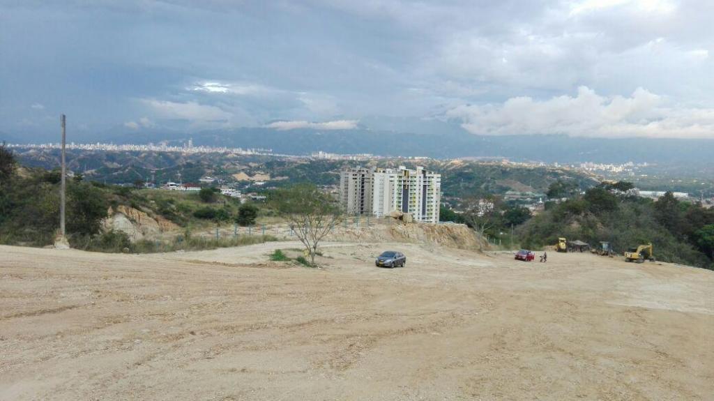 VENDEMOS LOTES URBANOS EN GIRON, FINANCIADOS CON NESCRITURAS PUBLICAS , INFORMQACION LLAMAR: 3164583448