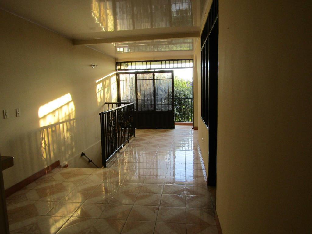 SE ARRIENDA CASA CANAIMA