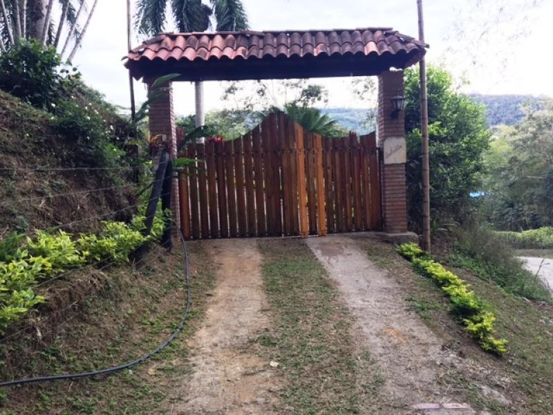 Cod. VBLUQ2016100011 Finca En Venta En  La Mesa