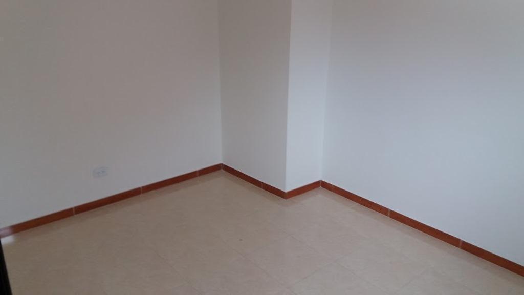 Arriendo oficina de 55 mts2 en la 132 con Av Boyaca Bogota