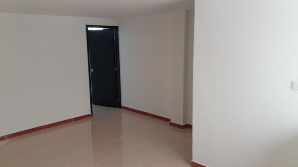 Arriendo oficina de 55 mts2 en la 132 con Av Boyaca Bogota