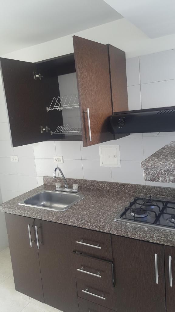 SE ARRIENDA APARTAMENTO EN EL CENTRO, CENTENARIO, REMODELADO