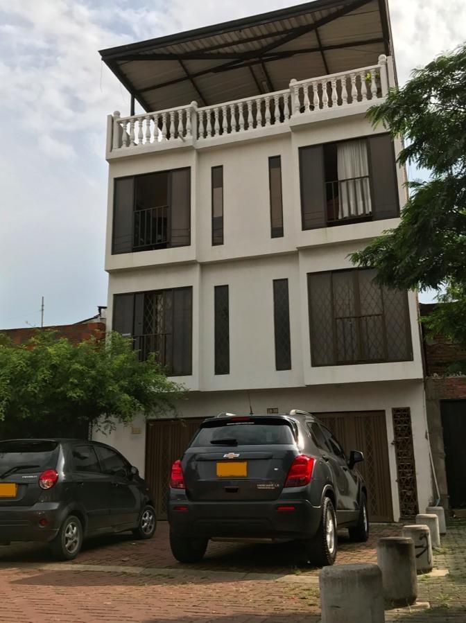 Casa 3 pisos mas terraza en Belalcazar