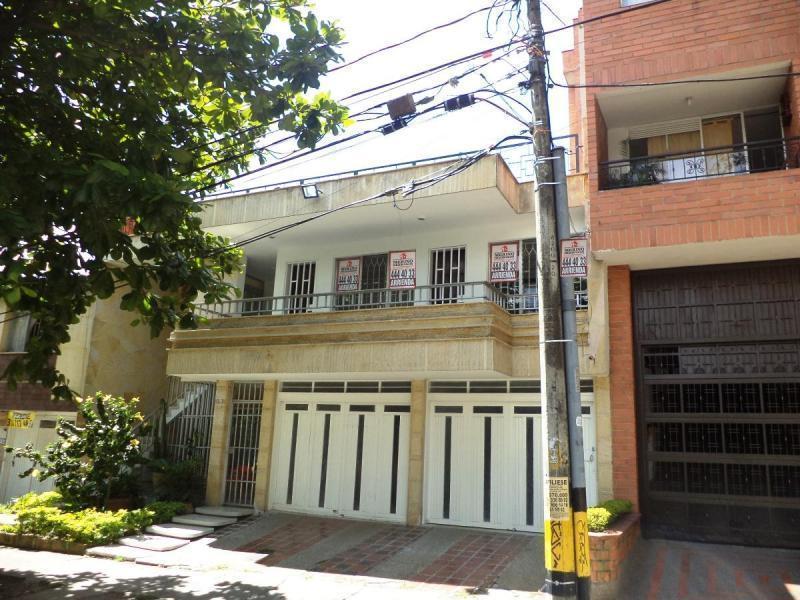 Cod. ABMER194209 CasaLocal En Arriendo En Medellin Laureles