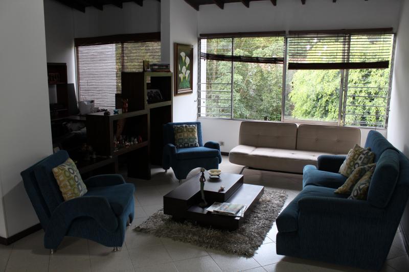 Cod. VBAYH1113 Apartamento En Venta En Medellin Patio Bonito