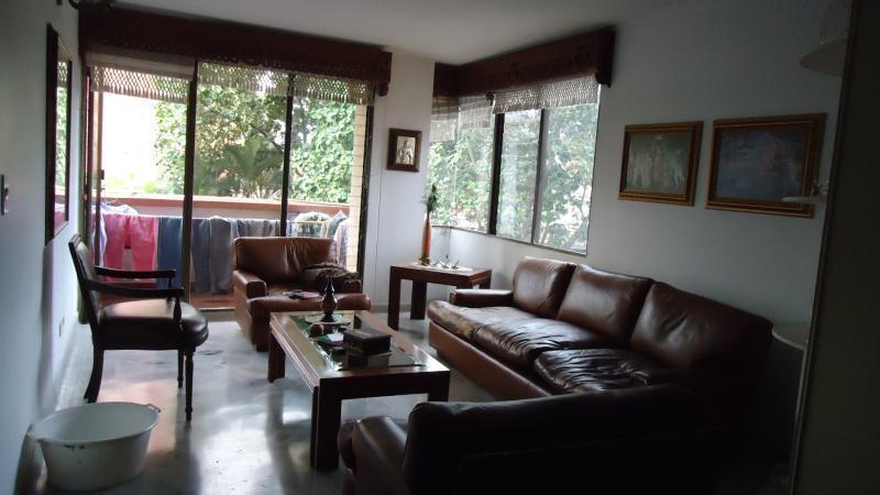 Cod. VBAYH1448 Apartamento En Venta En Medellin Laureles