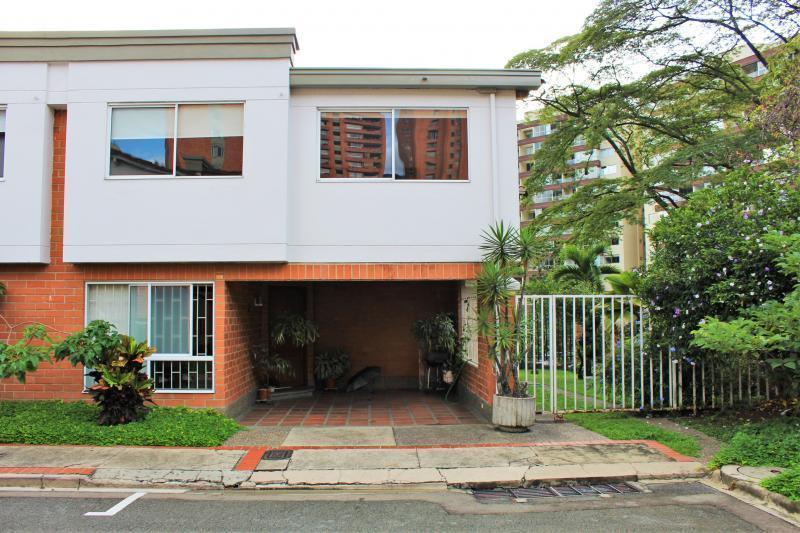 Cod. VBAYH1622 Casa En Venta En Medellin Los Balsos