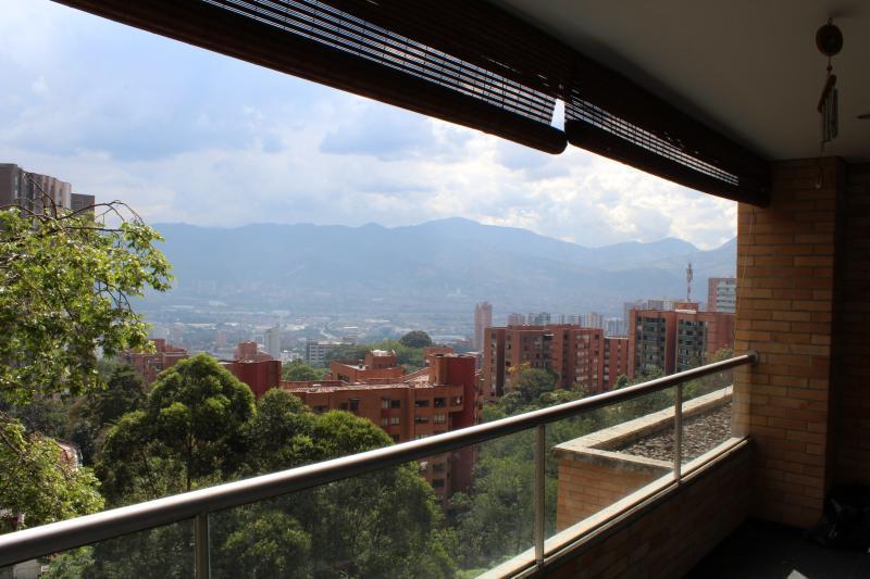 Cod. VBAYH1692 Apartamento En Venta En Medellin El Poblado