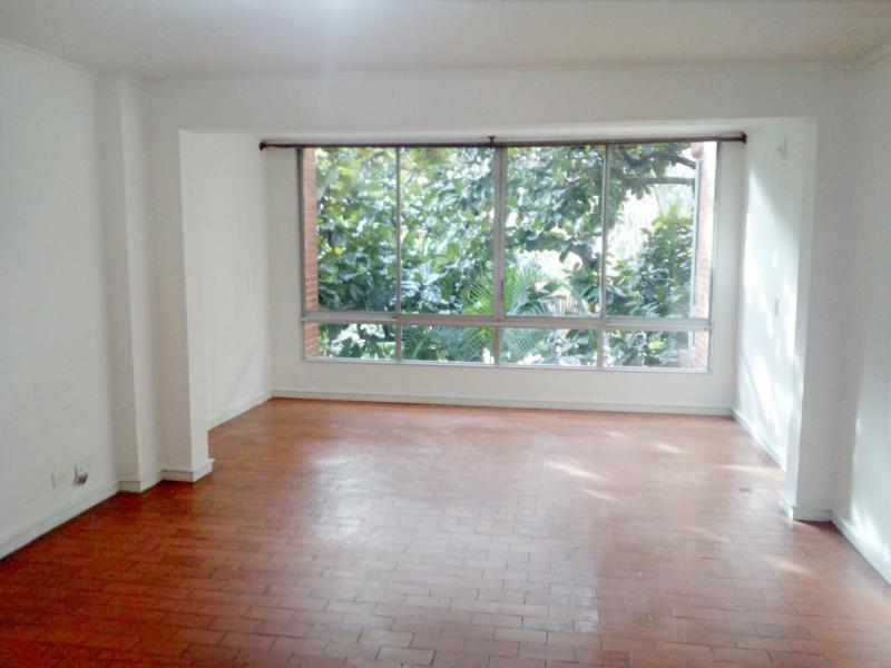Cod. VBAYH2128 Apartamento En Venta En Medellin Patio Bonito