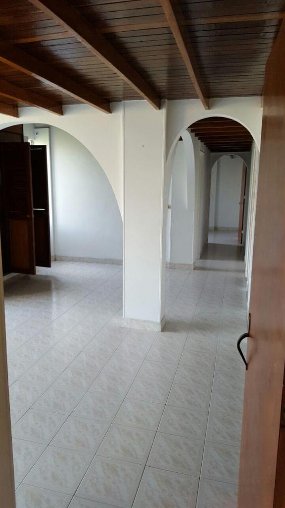 VENDO APARTAMENTO EN EL SEÑORIAL. COD 0331