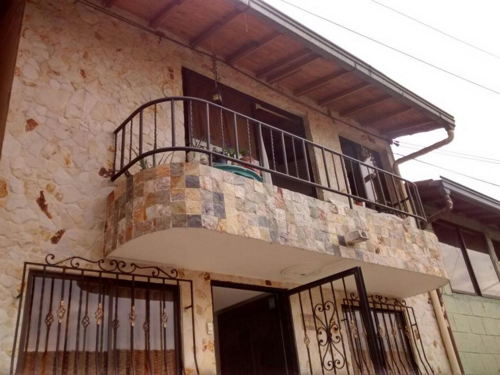 Se vende casa duplex en Sabaneta
