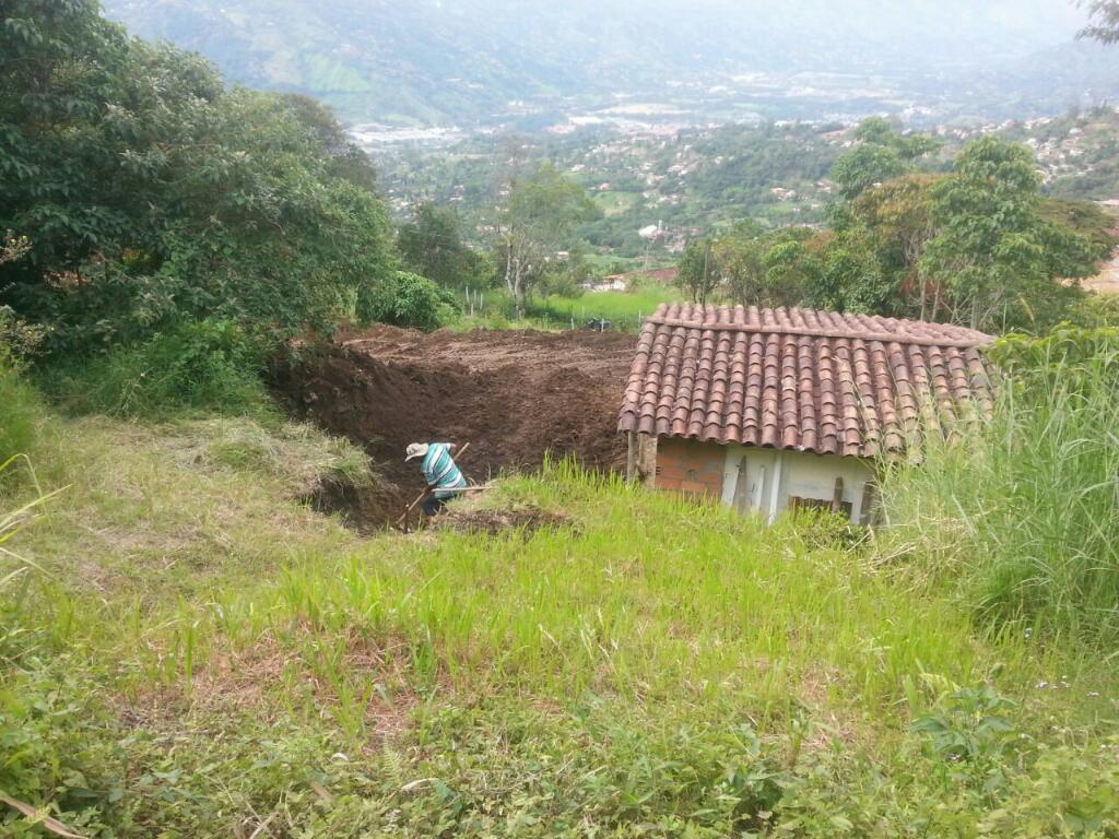 Vendo Lote Barato en Giraradota