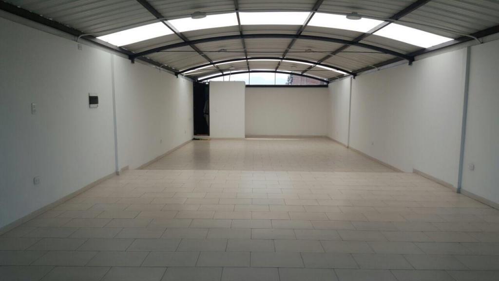 COD: AR0169 LOCAL COMERCIAL ARRIENDO KENNEDY