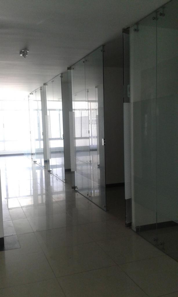 VENDO Y/O ARRIENDO PISO 215 MTS 10 OFICINAS