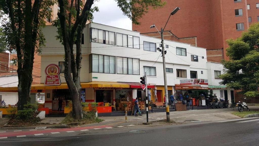 Venta de edificio con locales