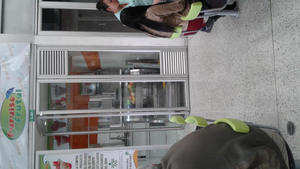 Arriendo Local en Centro Comercial