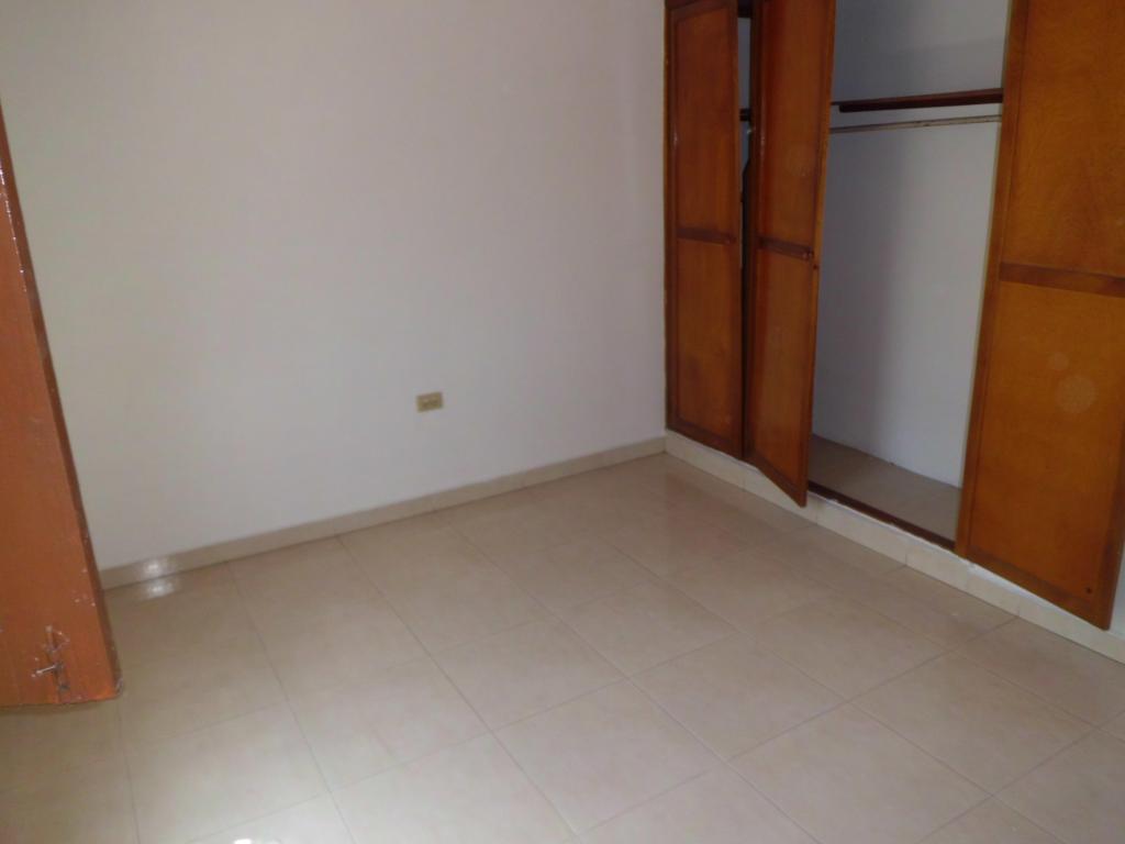 hermosa casa en barrio llanitos en giron