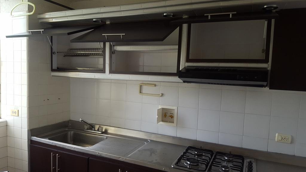 ARRIENDO EXCELENTE APARTAMENTO DE 3 ALCOBAS FRENTE AL HOSPITAL UNIVERSITARIO