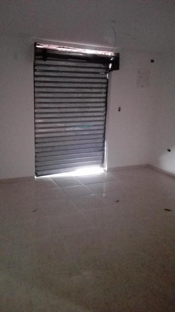 arriendo local comercial en barrio doce de octubre