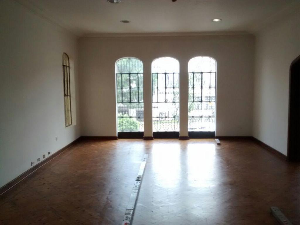 En Arriendo hermosa casa para oficinas en el Barrio La Merced