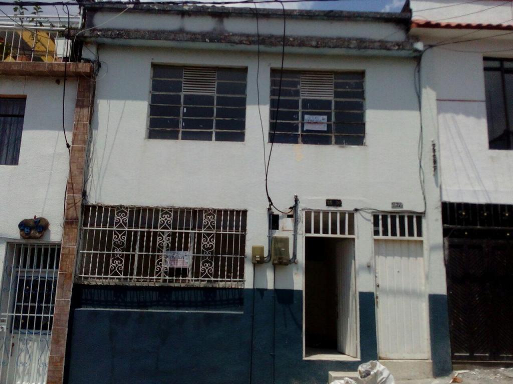 Arriendo casa en el CENTRO